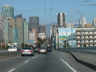 Über die Granville Bridge nach Vancouver